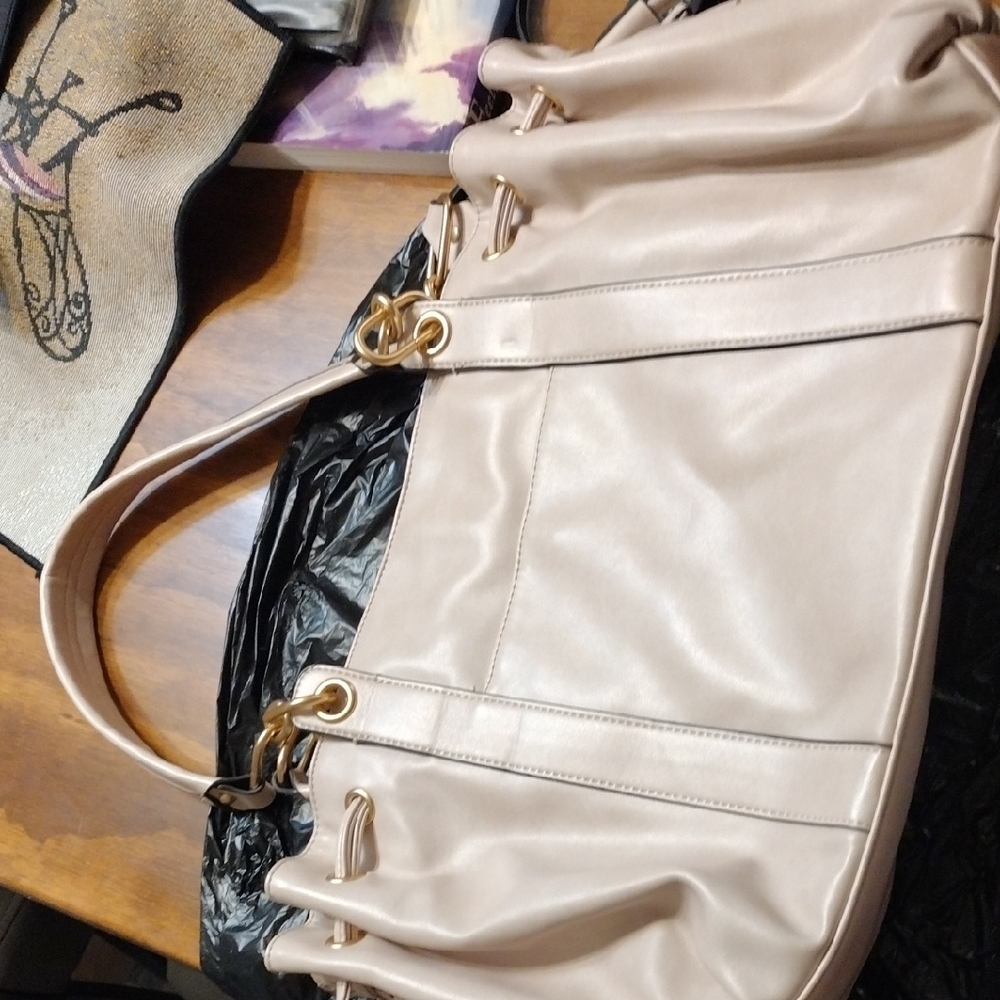 Jessica Simpson Cream Shoulder Bag with Cut-Out Design - Picture 2 of 9